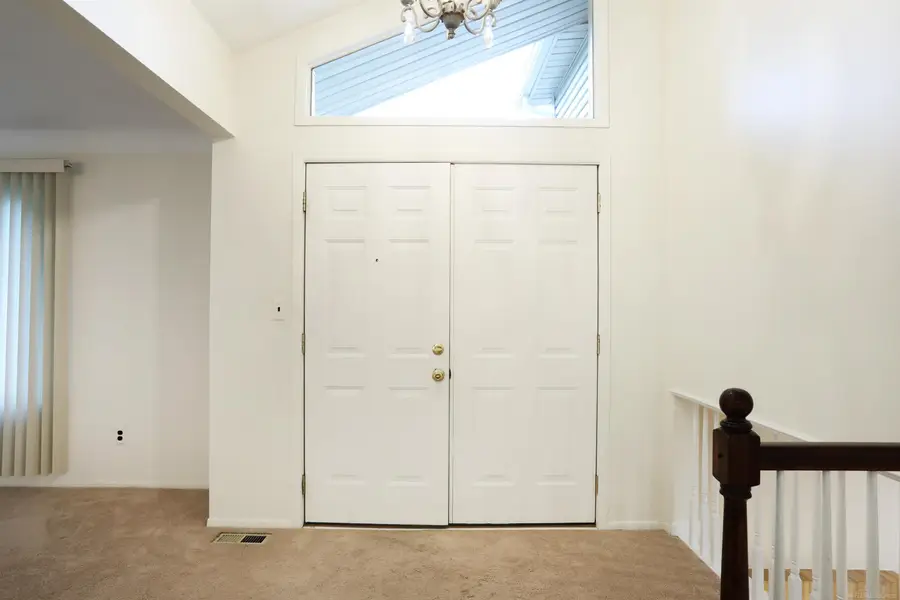 39549 Chantilly DR, Sterling Heights, MI 48313 - #3
