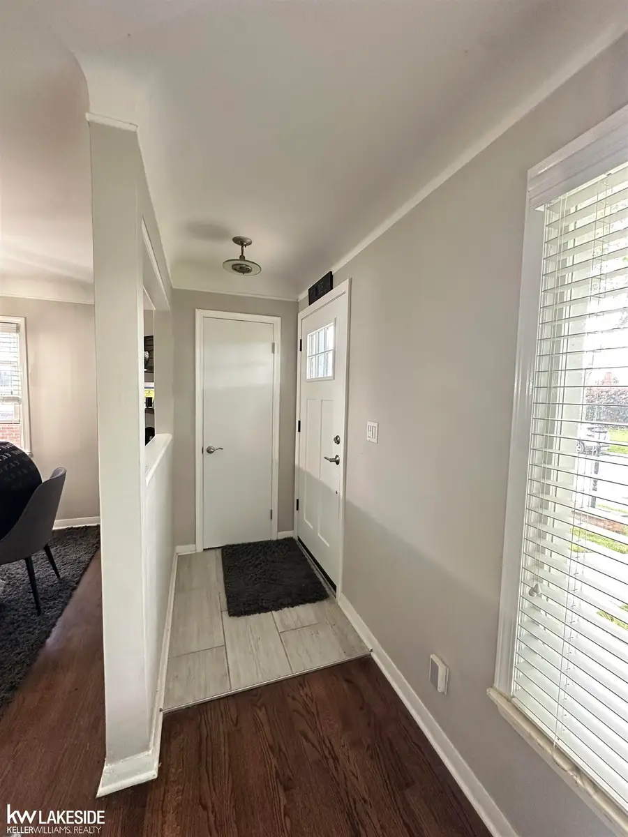 21443 Arrowhead ST, Saint Clair Shores, MI 48082 - #3