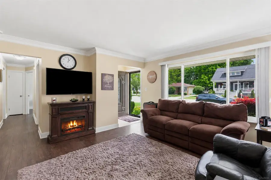 68435 Oak ST, Richmond, MI 48062 - #2