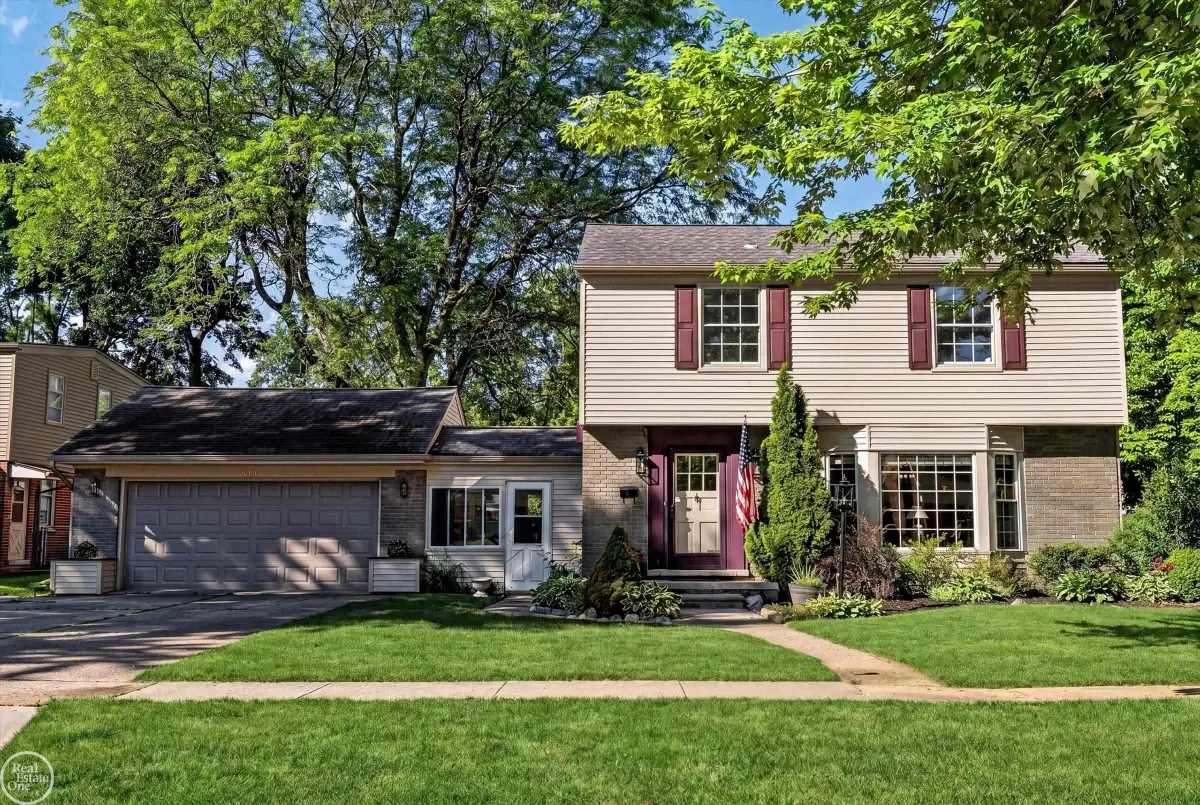 699 N Esplanade ST, Mount Clemens, MI 48043 - #1