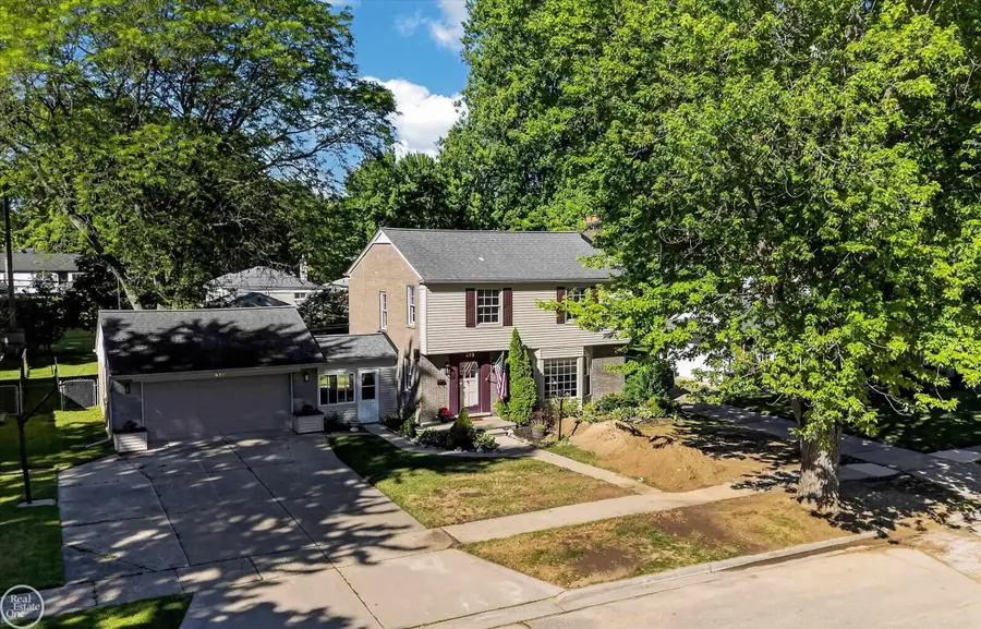 699 N Esplanade ST, Mount Clemens, MI 48043 - #3