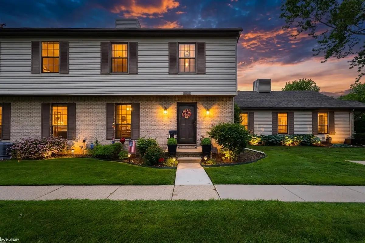 35182 N Bay CIR, Harrison Township, MI 48045 - #1