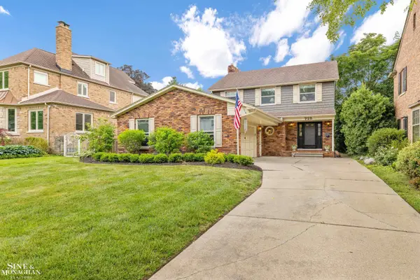 725 Fisher RD, GrossePointe, MI 48230