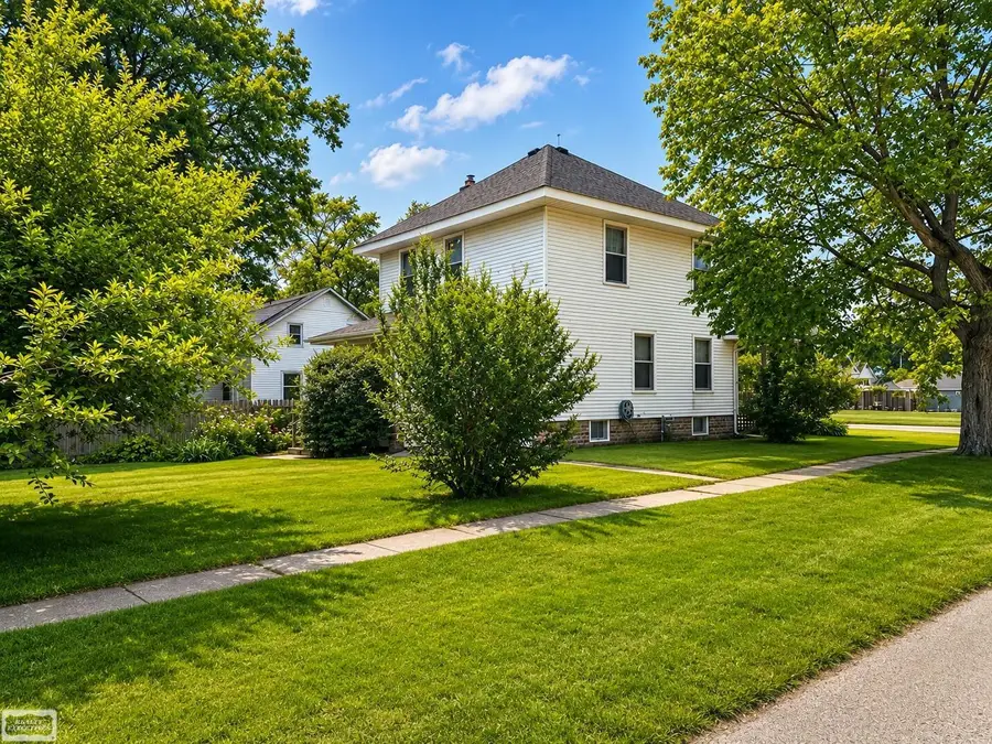 703 Smith ST, Algonac, MI 48001 - #2