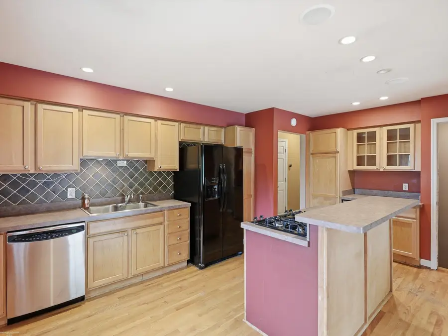 38450 Elmite ST, Harrison Township, MI 48045 - #3