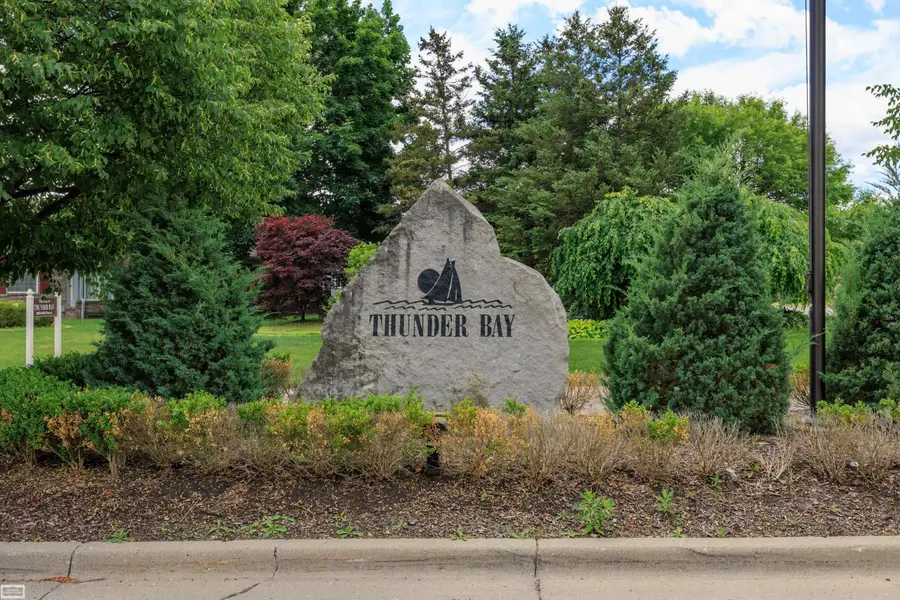48743 Keystone CT, Shelby, MI 48315 - #3