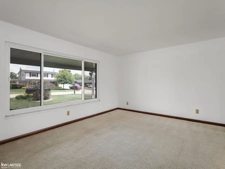 35385 Bobcean RD, Clinton Township, MI 48035 - #3