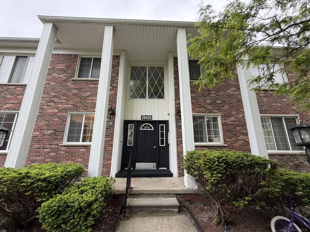 39435 Van Dyke, Sterling Heights, MI 48313 - #1