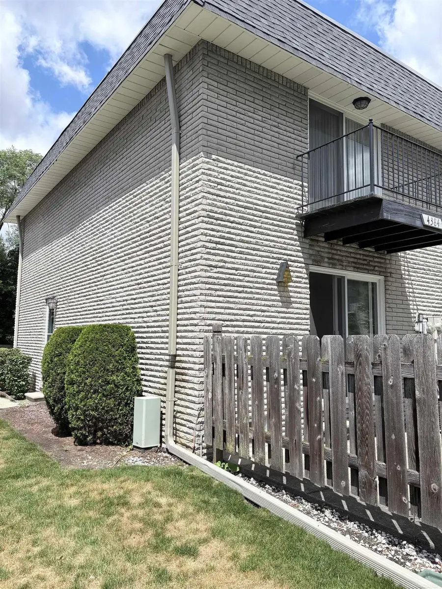 4384 15 Mile, Sterling Heights, MI 48310 - #2