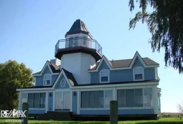 9565 Sni Bora BYU, HarsensIsland, MI 48028