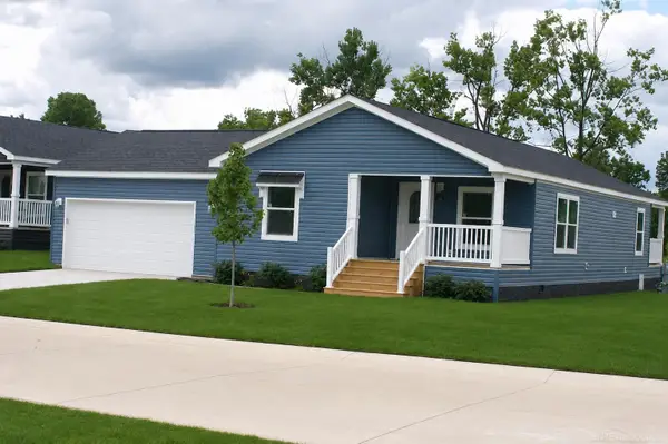 180 Riviera DR, Lapeer, MI 48446