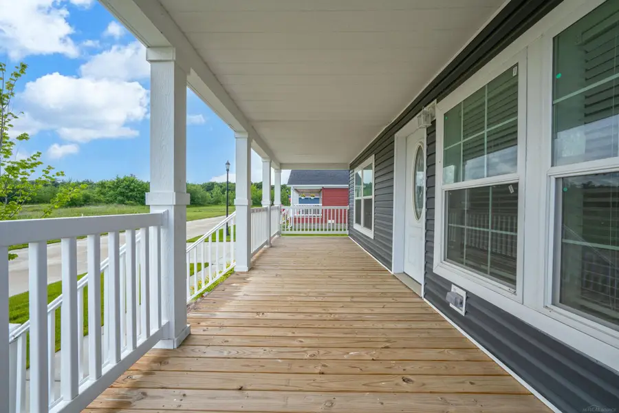 262 Riviera DR, Lapeer, MI 48446 - #3