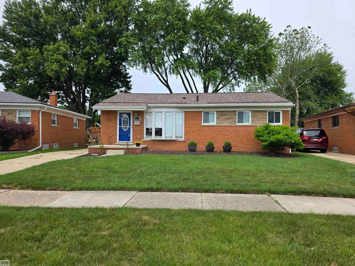 31375 W Wind DR, Fraser, MI 48026 - #1