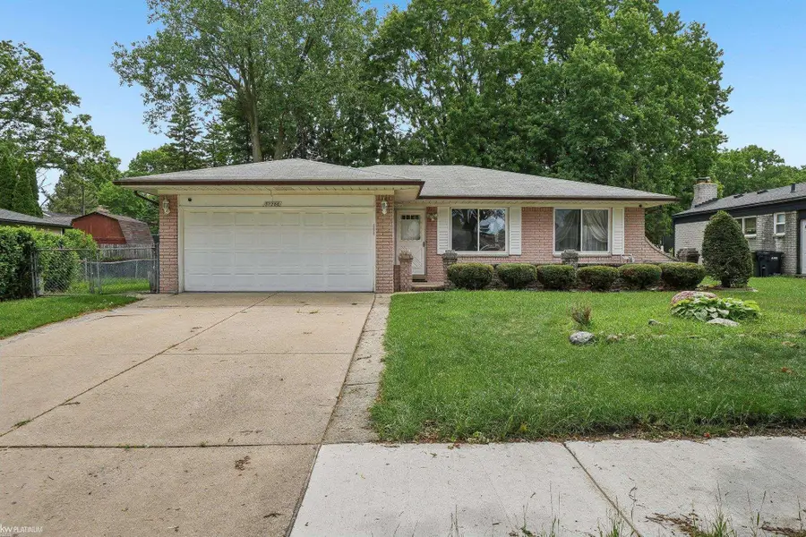 37266  Tamarack DR, Sterling Heights, MI 48310 - #2