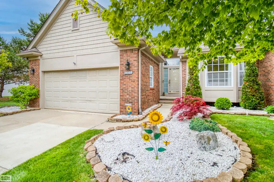 14984 Heather Pointe DR, Sterling Heights, MI 48313 - #2