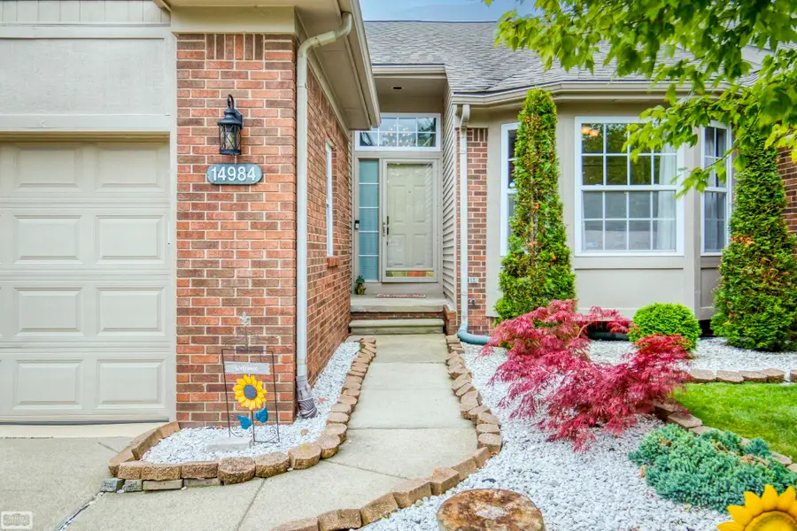 14984 Heather Pointe DR, Sterling Heights, MI 48313 - #3