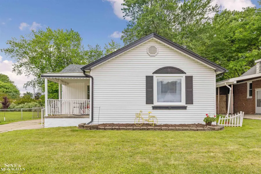 29719 Maplegrove ST, Saint Clair Shores, MI 48082 - #2