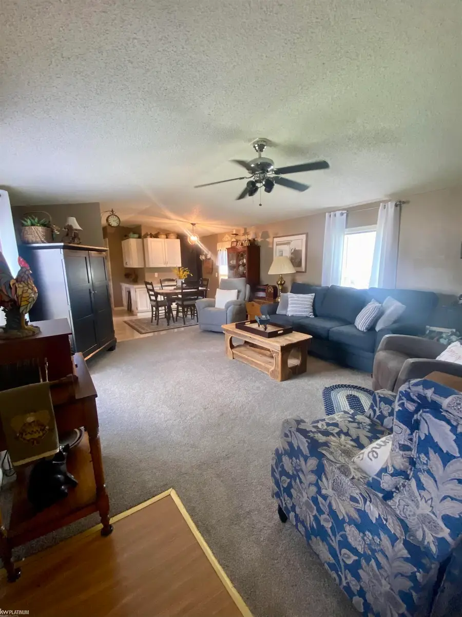 15308 Cartier DR, Clinton Township, MI 48038 - #2