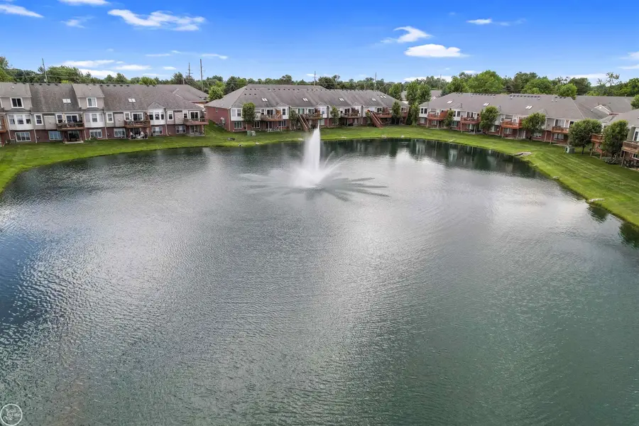14822 Village Park CIR, Shelby, MI 48315 - #3