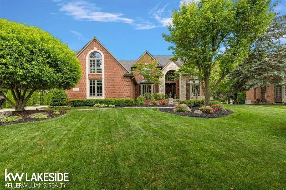 1387 Pebble Ridge DR, Rochester, MI 48307 - #1