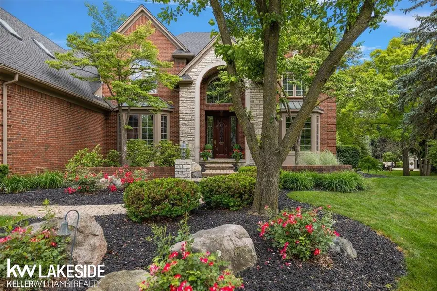 1387 Pebble Ridge DR, Rochester, MI 48307 - #3