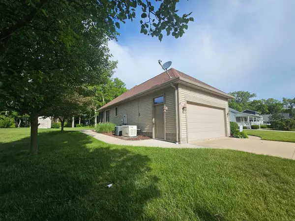 424 S Lake ST, PortSanilac, MI 48469