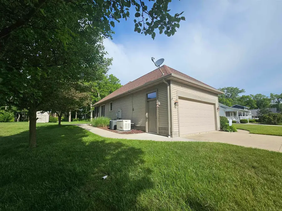 424 S Lake ST, Port Sanilac, MI 48469 - #2