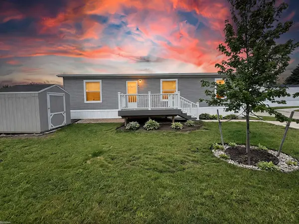 16228  Notre Dame ST, ClintonTownship, MI 48038
