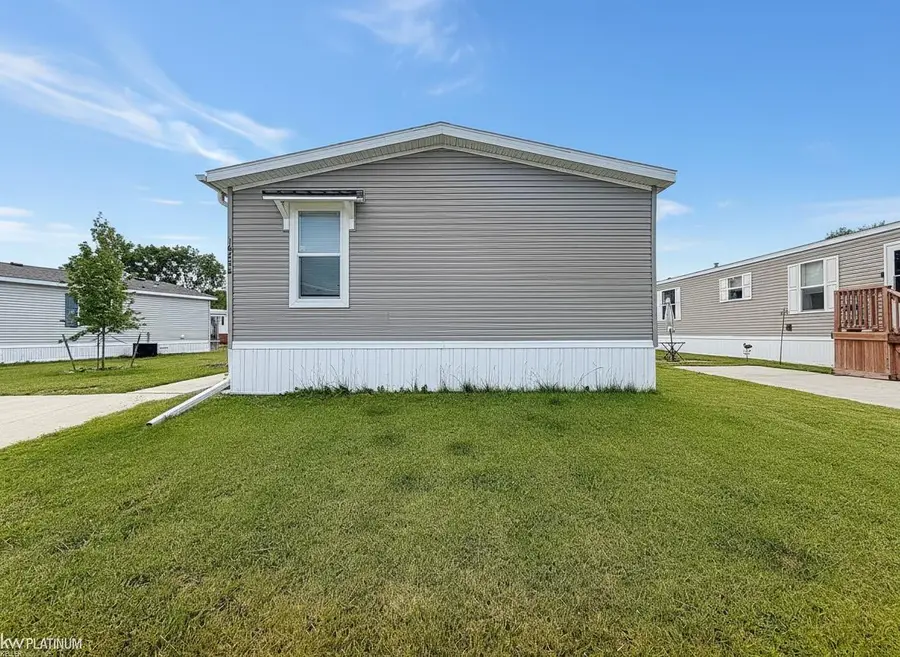 16228  Notre Dame ST, Clinton Township, MI 48038 - #2