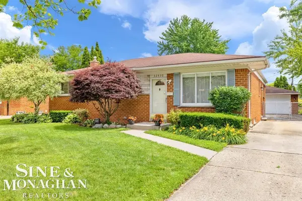 32430 Gloede DR, Warren, MI 48088