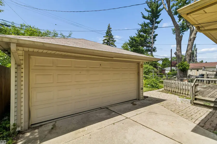 24705 Culver ST, Saint Clair Shores, MI 48080 - #2