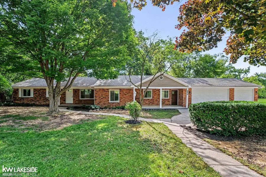 2871 Harvey ST, Rochester Hills, MI 48309 - #2