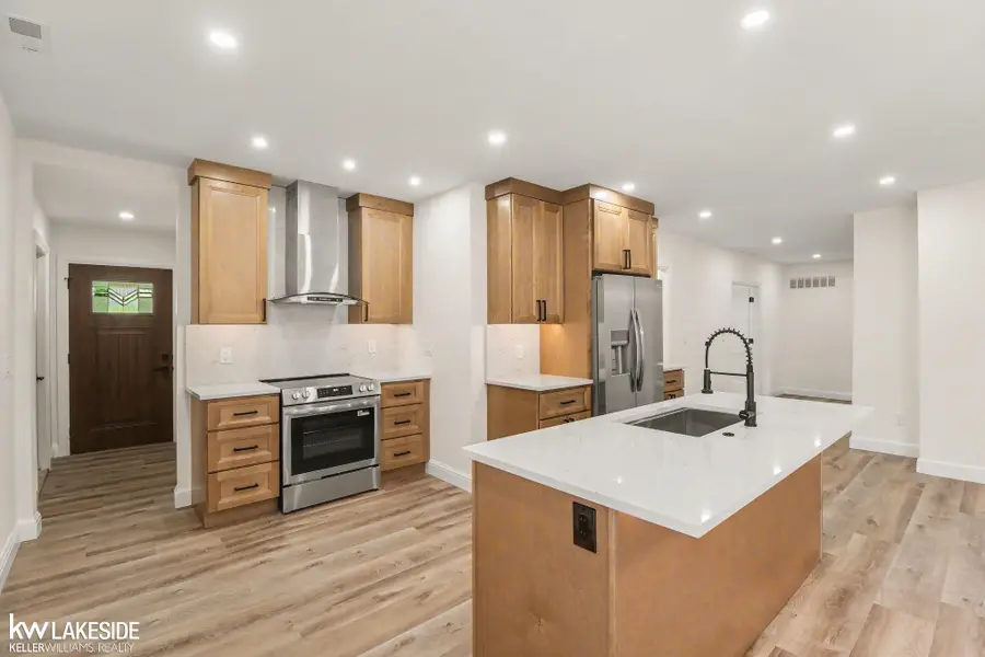 2871 Harvey ST, Rochester Hills, MI 48309 - #3