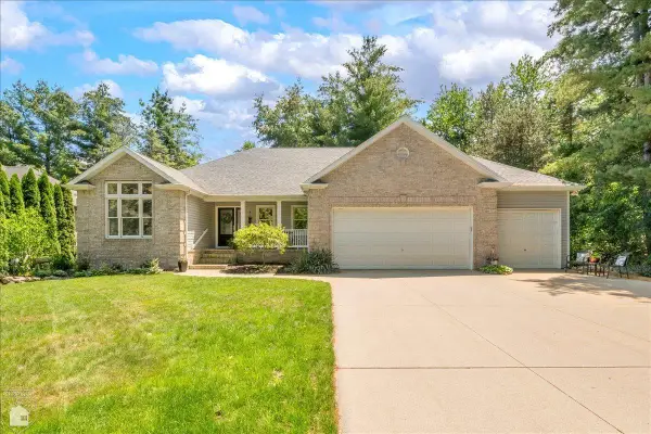 3079 Sandy Oaks LN, FortGratiot, MI 48059