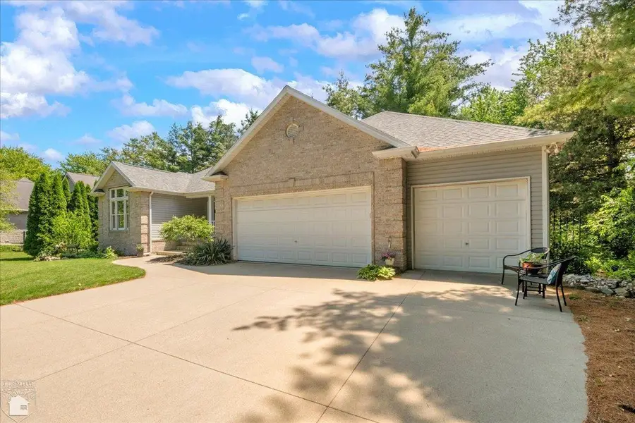 3079 Sandy Oaks LN, Fort Gratiot, MI 48059 - #3