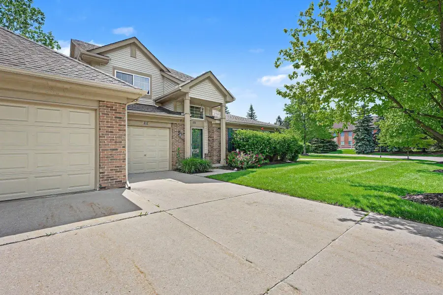 111 S Vista DR, Auburn Hills, MI 48326 - #3