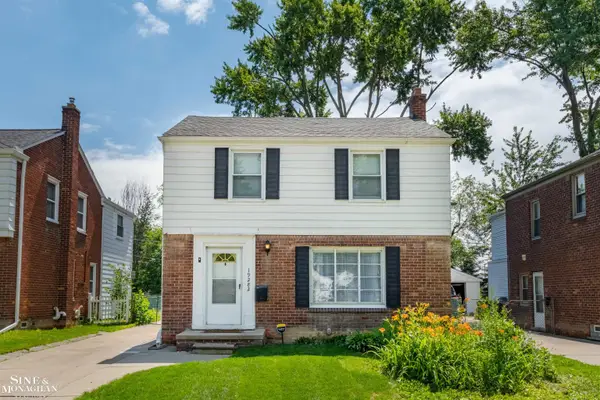 19282 Raymond ST, GrossePointeWoods, MI 48236