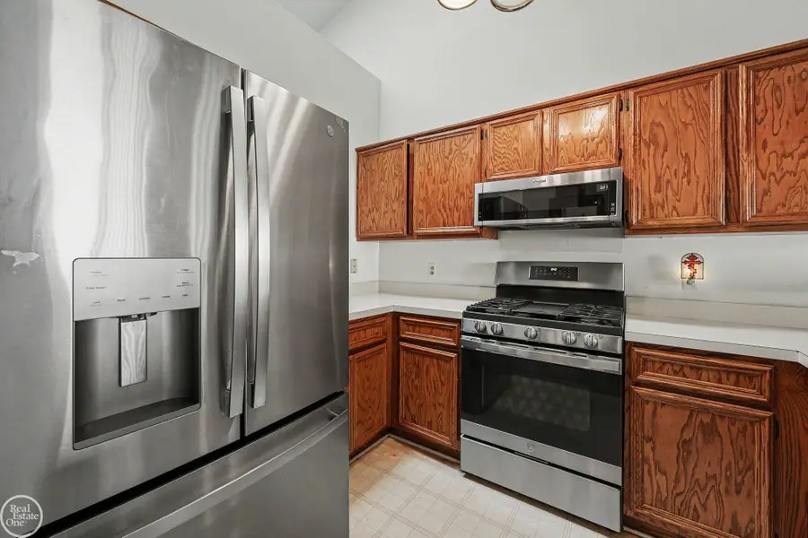 35914 Fierimonte DR, Clinton Township, MI 48035 - #3