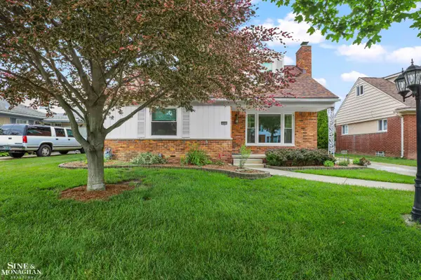 20631 Wedgewood, GrossePointeWoods, MI 48236