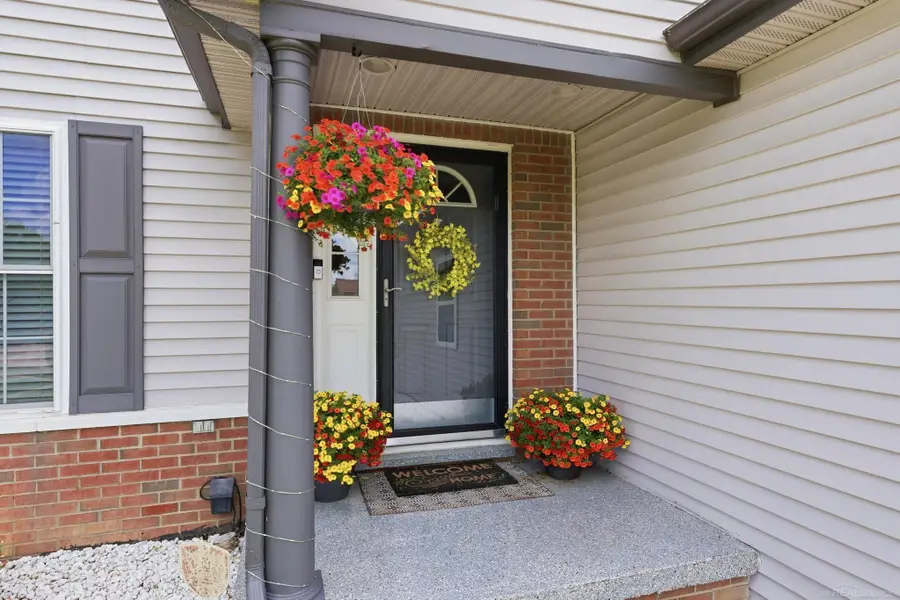 45622 Lone Pine, Macomb, MI 48044 - #2