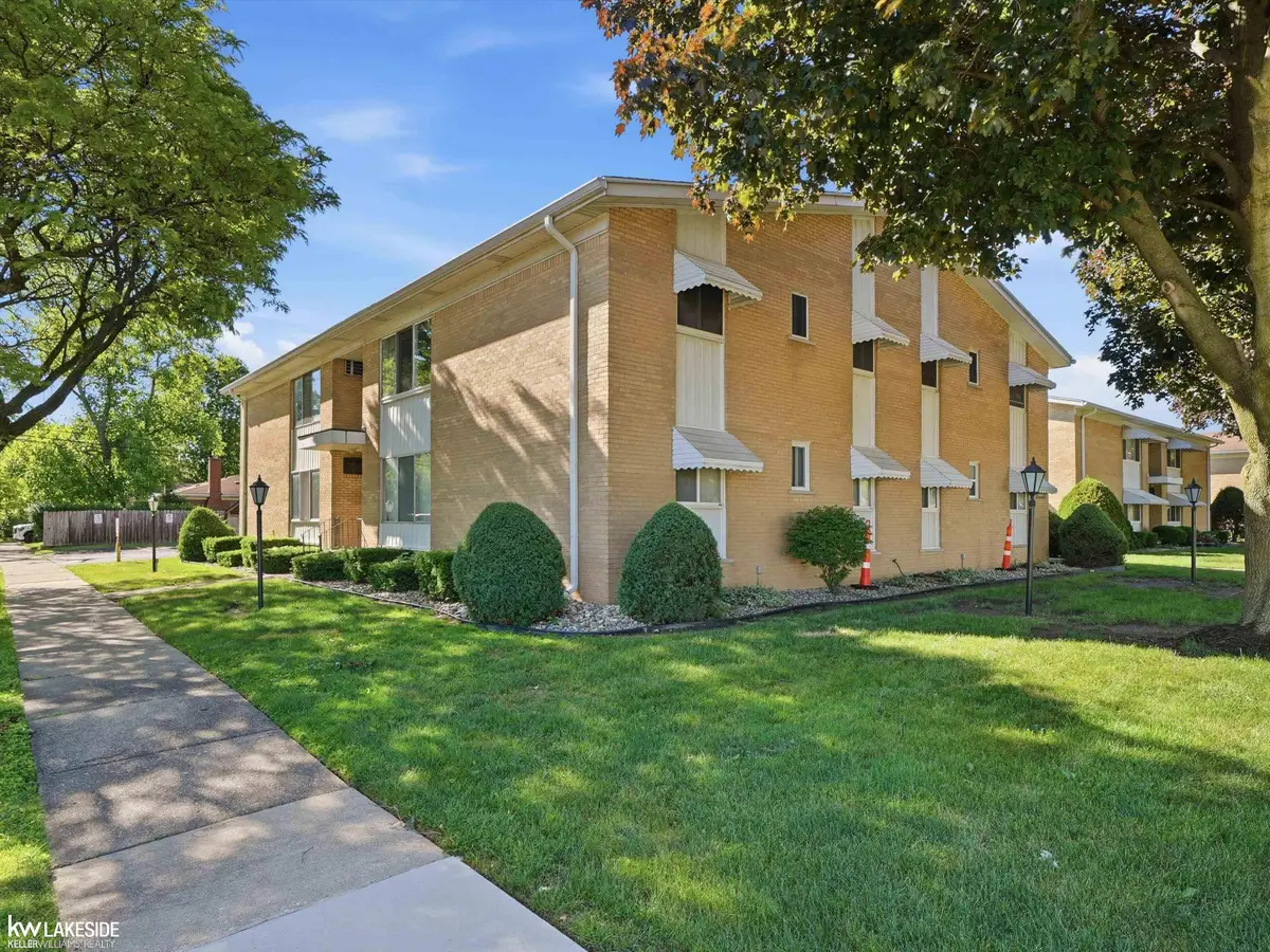 21382 Beaconsfield ST, Saint Clair Shores, MI 48080 - #1