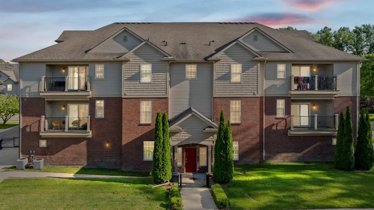 5656 Flagstaff Pines DR, Utica, MI 48317 - #1