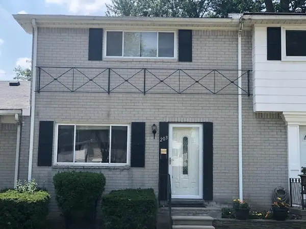 203 N Christine CIR, MtClemens, MI 48043