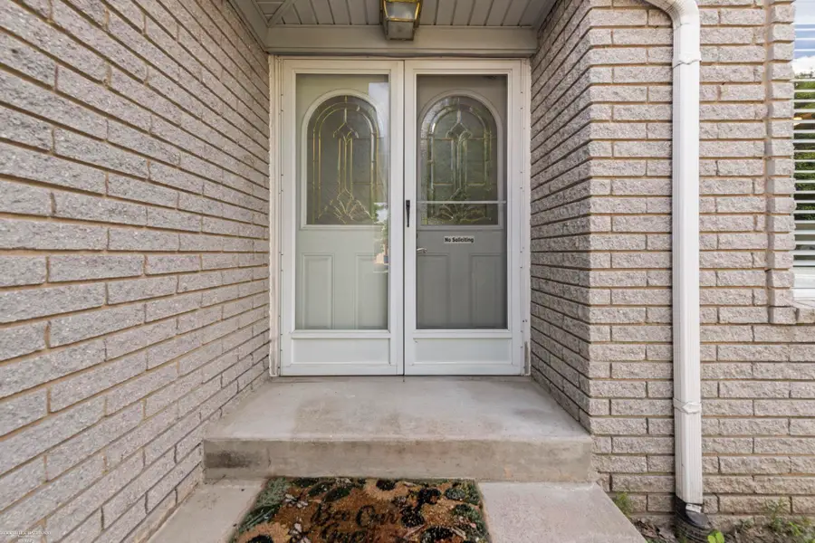 47121 Barbara RD, Macomb, MI 48044 - #3
