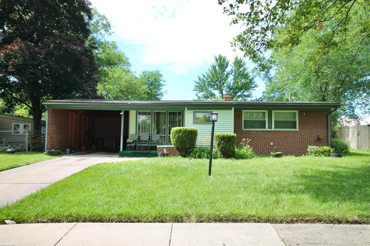 13301 Kenwood ST, Oak Park, MI 48237 - #1
