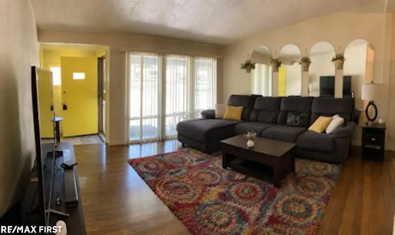 13301 Kenwood ST, Oak Park, MI 48237 - #2