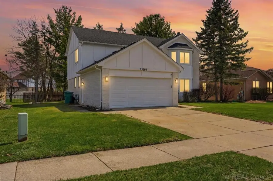 53698 Cranston DR, Macomb, MI 48042 - #2