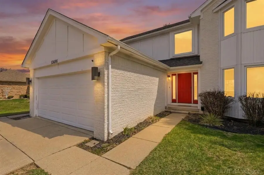 53698 Cranston DR, Macomb, MI 48042 - #3