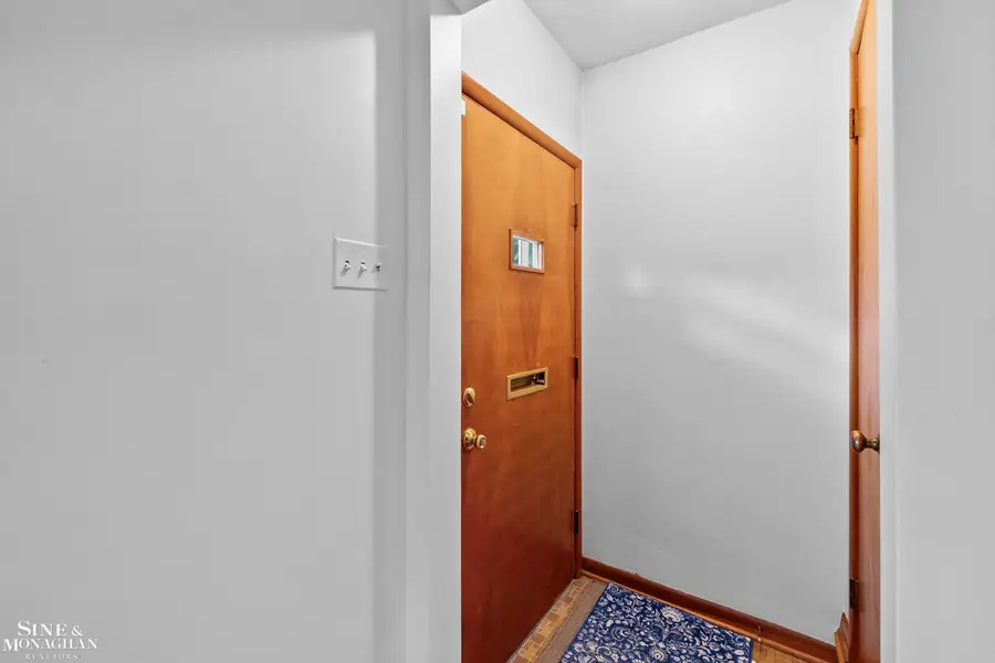 22972 Clairwood ST, Saint Clair Shores, MI 48080 - #3