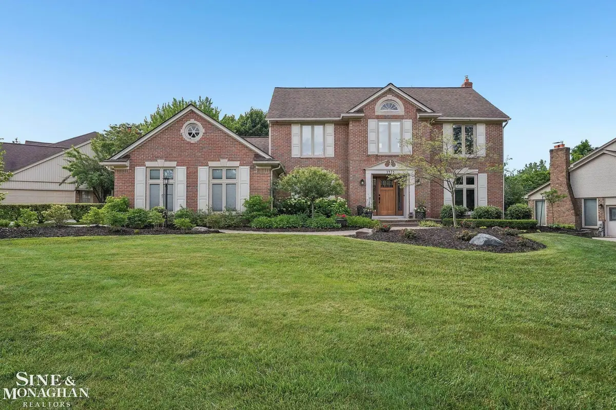3473 Summit Ridge DR, Rochester Hills, MI 48306 - #1